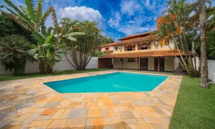 Apartamento com 5 Quarto(s) e 4 banheiro(s) para Alugar, 580 m² por R$ 14300 / Mês