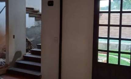 Casa com 3 Quarto(s) e 3 banheiro(s) para Alugar, 240 m² por R$ 2500 / Mês