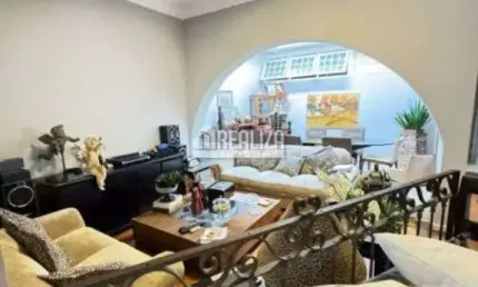 Casa com 3 quarto(s) e 3 banheiro(s) para alugar, 255 m² por r$ 5700 / mês
