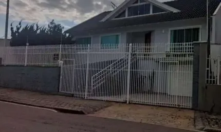 Casa com 3 Quarto(s) e 2 banheiro(s) para Alugar, 400 m² por R$ 4950 / Mês