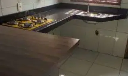 Casa com 2 Quarto(s) e 2 banheiro(s) para Alugar, 60 m² por R$ 1100 / Mês