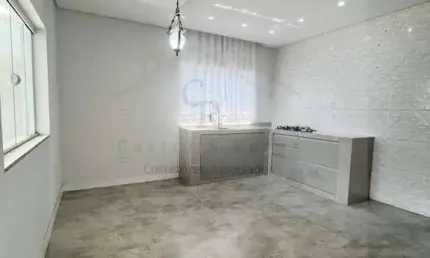 Casa com 3 Quarto(s) e 2 banheiro(s) para Alugar, 120 m² por R$ 2500 / Mês