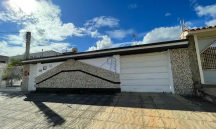 Casa com 5 quartos à venda na Arthur Seixas, 447, Candeias, Vitória da Conquista por R$ 1.900.000