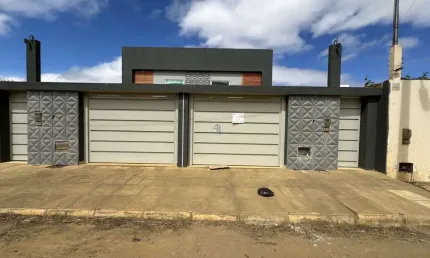 Casa com 3 quartos à venda na José Pereira de Oliveira, 1030, Candeias, Vitória da Conquista por R$ 420.000