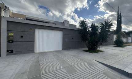 Casa com 3 quartos à venda na Janete Achy Silveira, 290, Boa Vista, Vitória da Conquista por R$ 2.500.000