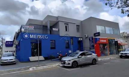 Sala comercial com 1 sala para alugar na Joaquim Correira, 15, Centro, Vitória da Conquista por R$ 900
