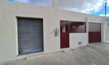 Casa com 3 quartos para alugar na Peru, 70, Jurema, Vitória da Conquista por R$ 1.800