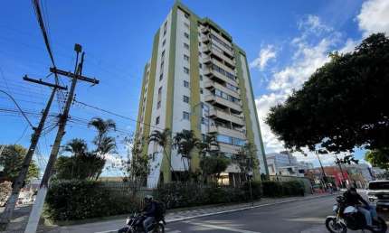 Apartamento com 2 quartos para alugar na Orlando Leite, 560, Recreio, Vitória da Conquista por R$ 2.000
