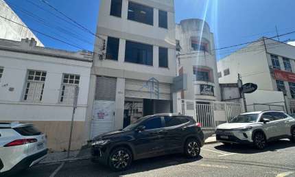 Apartamento com 2 quartos para alugar na Sete de Setembro, 154, Centro, Vitória da Conquista por R$ 1.200