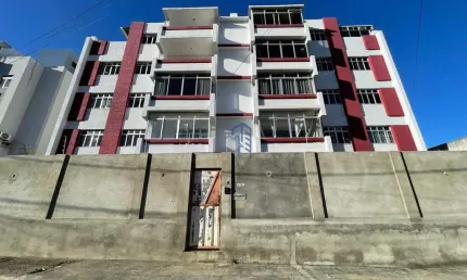 Apartamento com 3 quartos à venda na Ivo Freire, 1920, Candeias, Vitória da Conquista por R$ 390.000