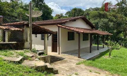 Chácara com 3.400m²  contendo casa com 2 suítes cas