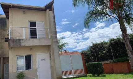 Sobrado em condominio fechado em São Roque, 2 dormitorios 3 4 vagas gragem