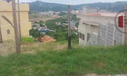 Terreno 200m² em  em bairro previlegiado, com medias 10 x 31 x 8 mts.