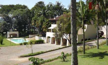 Chácara com 17.000 m² , área construída de 1.000m², casa com 5 suítes, proximo ao centro