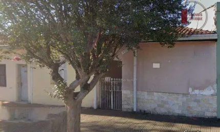Terreno com 500m² contendo 2 casas, totalizando 3 dormitorios, sala, 2 cozinhas e 2 banheiros