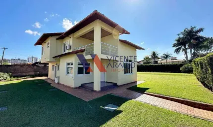 Casa de 4 quartos em lote de 900m² a venda, bairro Ingá em Betim.