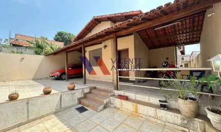 Casa comercial a venda na melhor localização do Bairro Nossa Senhora das Graças