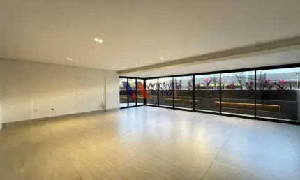 Área privativa com 330m² e 4 quartos à venda, bairro Centro, em Betim.