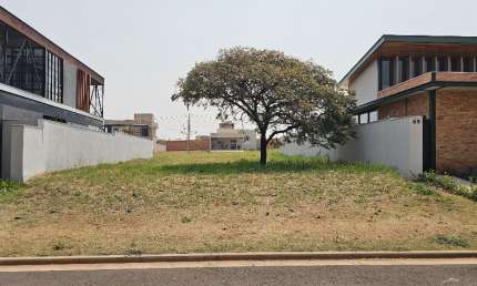 Terreno em condomínio - Alphaville IV, sol nascente, pronto para construir