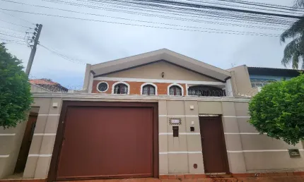 Sobrado Comercial em Localização Privilegiada no Bairro São Francisco