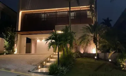 Casa em condomínio fechado com 4 quartos à venda na Rua das Azaléias, Alphaville II, Salvador por R$ 3.700.000