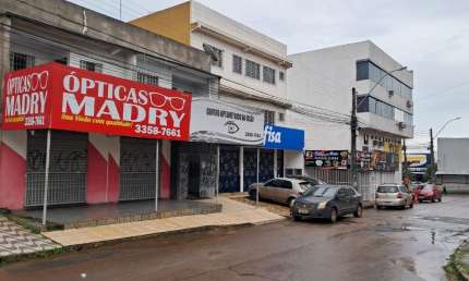 Prédio Recanto das Emas com 2 Lojas e 3 Apartamentos !!! 900.000 !!!