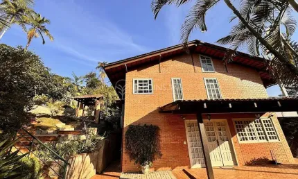 Casa com 4 quartos à venda na Rua Alfredo Dietrich, Atiradores, Joinville
