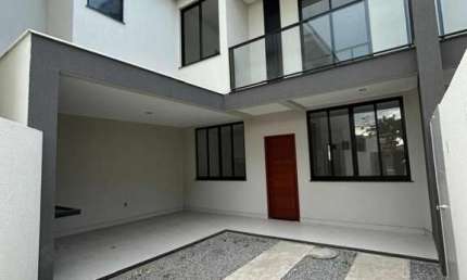 Casa com 3 quartos à venda na Avenida Ouro Verde, 1110, Ouro Verde, Rio das Ostras
