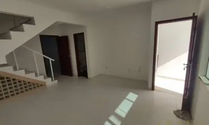 Maravilhosa casa Duplex no Novo Cavaleiros LOCAÇÃO e VENDA!