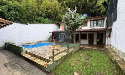 Casa com 7 quartos para alugar no Várzea, Teresópolis 