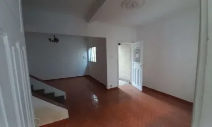 Casa com 3 quartos à venda no Centro, Capivari  por R$ 900.000