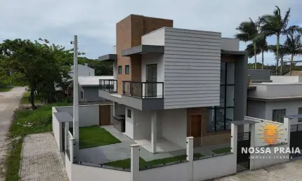 Sobrado com 3 dormitórios à venda, 128 m² por R$ 745.000,00 - Jardim da Barra - Itapoá/SC