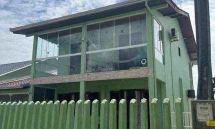Sobrado com 4 dormitórios à venda, 212 m² por R$ 1.090.000,00 - Brasília - Itapoá/SC