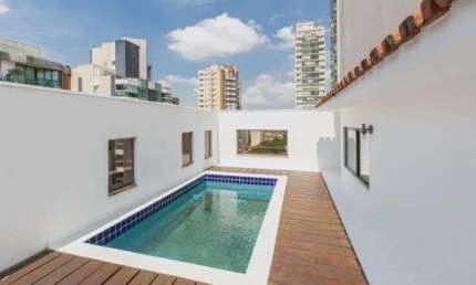 Duplex para venda possui 289 metros quadrados com 4 quartos em Moema