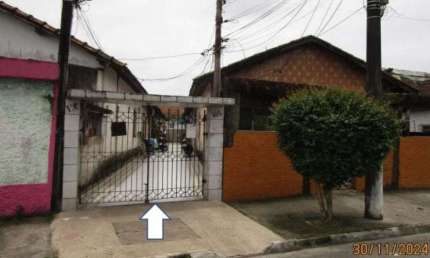 Casa no Litoral com 36 m² (Conj. Residencial  Monumento) - Vila Jockei Clube - São Vicente - SP