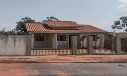 Casa à venda na Rua Matão, 73, Centro, Loanda