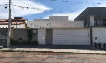 Casa com 3 quartos à venda na Rua 6, 93, Jardim Primavera, Trindade