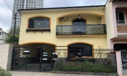 Casa com 3 quartos à venda na Travessa Pedro Adão, 67, Centro, 67, Centro, Pouso Alegre