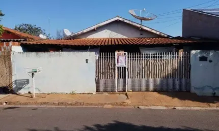 Casa com 3 quartos à venda na Rua Francisco Lourenco Dos Santos, 358, Centro, Castilho