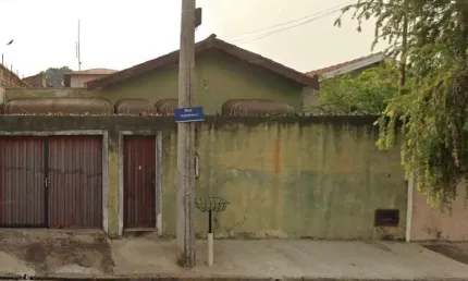 Casa à venda na Rua Inglaterra, 398, Jardim Raquel, Itapira