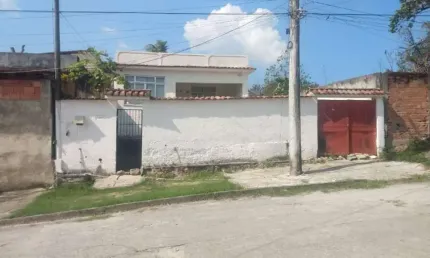 Casa à venda na Rua Xingu, 115, Amendoeira, São Gonçalo