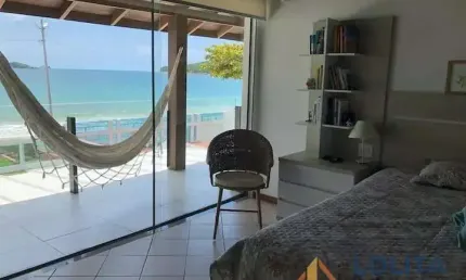 Casa à venda no Ingleses, de frente para o mar, Florianópolis/SC