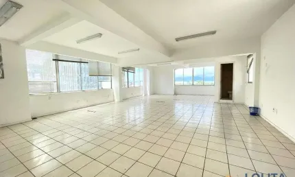 Oportunidade! Edifício comercial à venda no Centro de Florianópolis/SC.