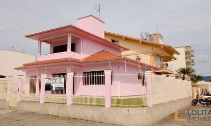 Casa à Venda - 2 Pavimentos e 3 quartos, em Santo Amaro da Imperatriz/SC