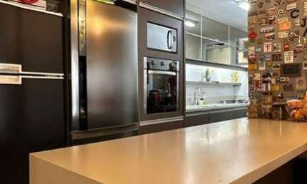 Apartamento semi mobiliado à Venda no Itacorubi - 3 Quartos e 2 vagas de garagens