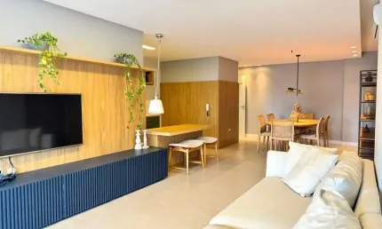 Apartamento à Venda no bairro Agronômica, Florianópolis/SC: 3 quartos, sacada com churrasqueira e lazer completo