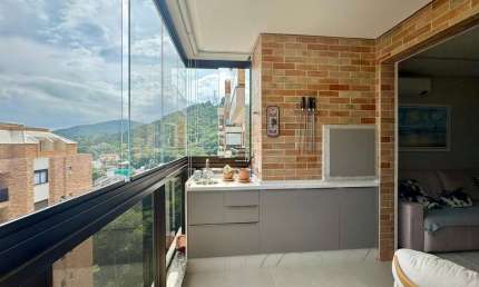 Apartamento Alto Padrão à Venda, 4 quartos e 2 garagens no Itacorubi, Florianópolis/SC