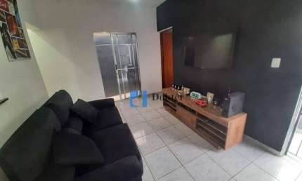 Casa toda reformada com 4 dormitórios, cozinha, 1 vaga de garagem coberta