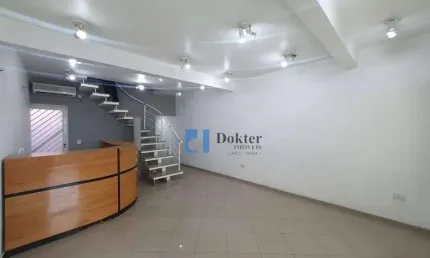 Sobrado comercial com 168m², pronto para consultório odontológico ou clínica de estética, em excelente localização em frente ao Sonda da Edgar Facó
