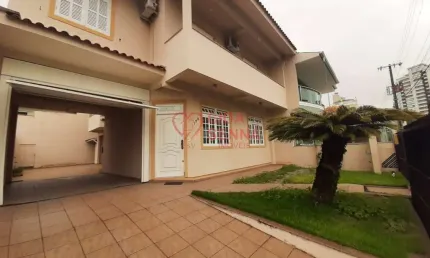 ACEITO IMÓVEL DE MENOR VALOR CASA BELÍSSIMA DESOC 5 DORMS VGS P/ 6 CARROS